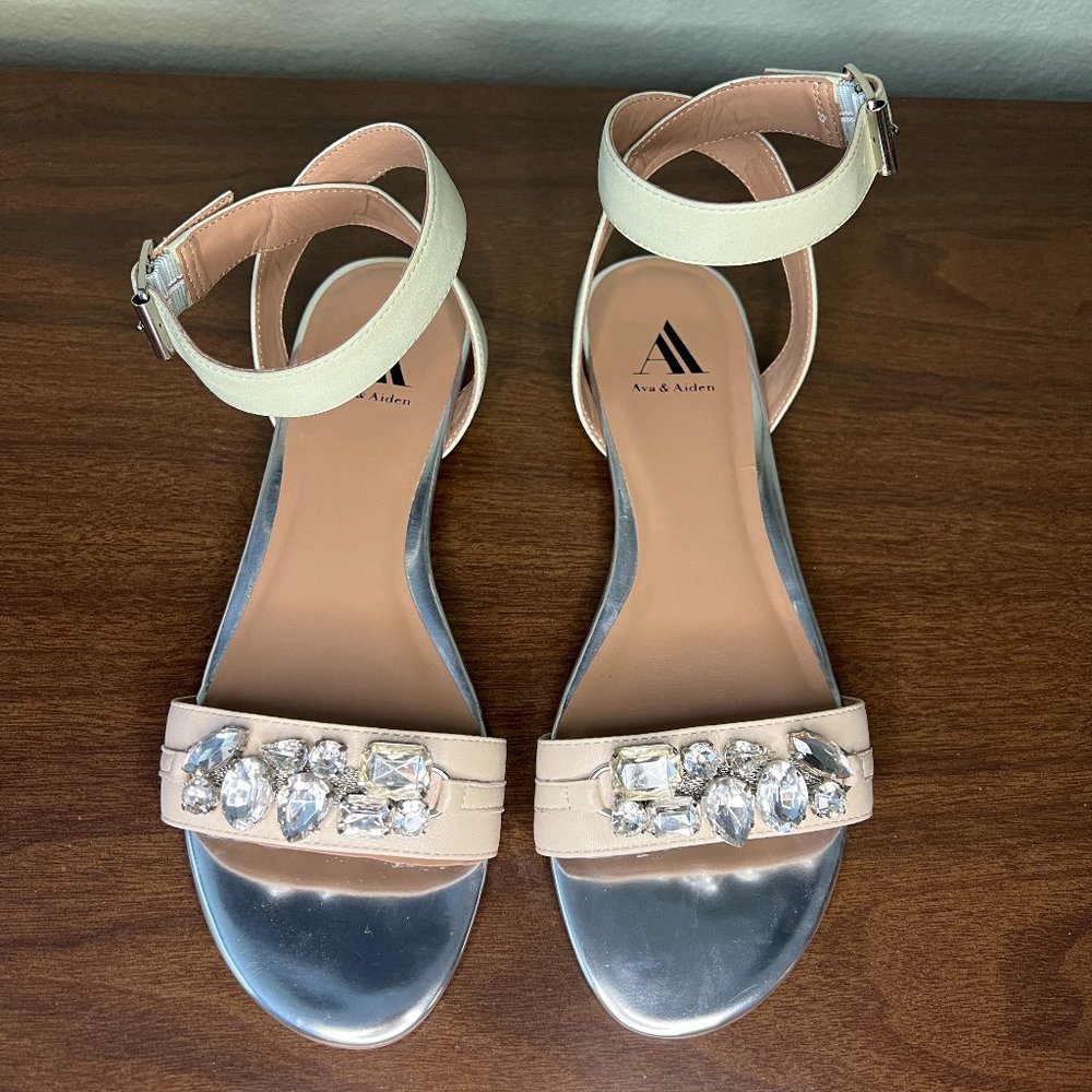 NEW IN BOX Ava & Aiden Sandal